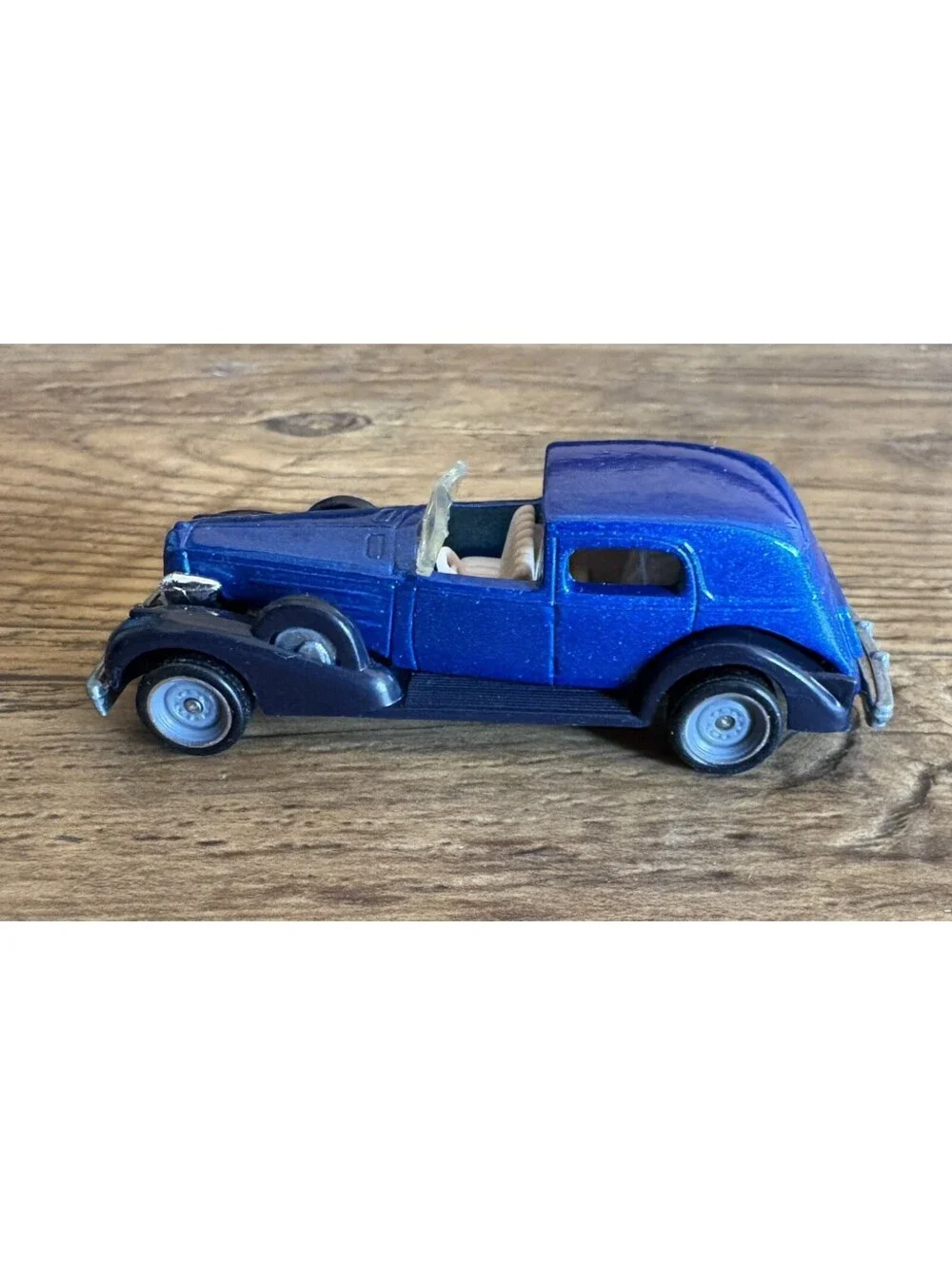 1981 Hot Wheels Vintage '35 Classic Caddy  Cadillac - Whitewalls - Metallic Blue